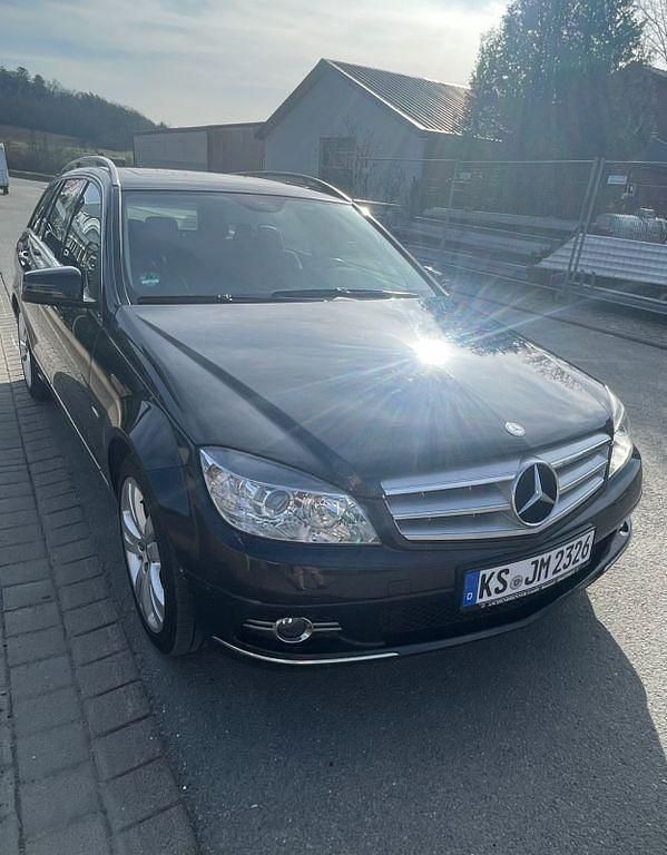 Gebraucht Mercedes C180 156 PS (114 kW) 2010 Schwarz Kombi
