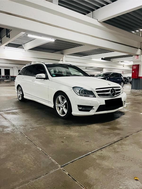 Weiß Gebraucht 2013 Mercedes C250 Avantgarde Kombi | 9.990 € (Fairer Preis) - Bild 1/4