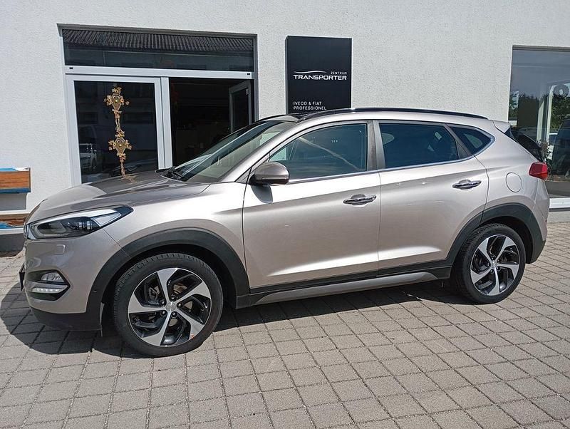 Weiß Gebraucht 2017 Hyundai Tucson Premium SUV | 15.490 € (Fairer Preis) - Bild 1/4