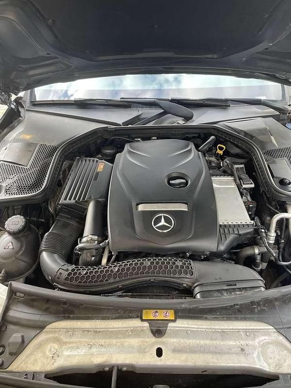 Gebraucht Mercedes C200 Avantgarde 184 PS (135 kW) 2015 Limousine