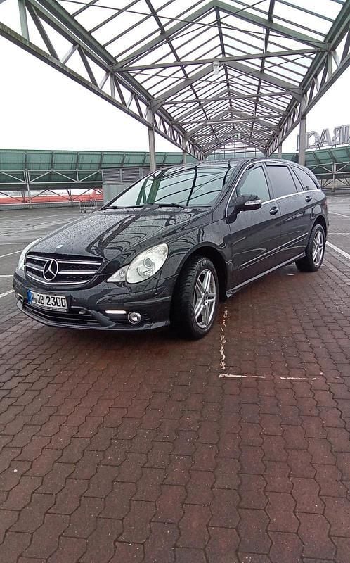 Schwarz Gebraucht 2009 Mercedes R280 Van / Kleinbus | 7.499 € (Etwas zu teuer) - Bild 1/4