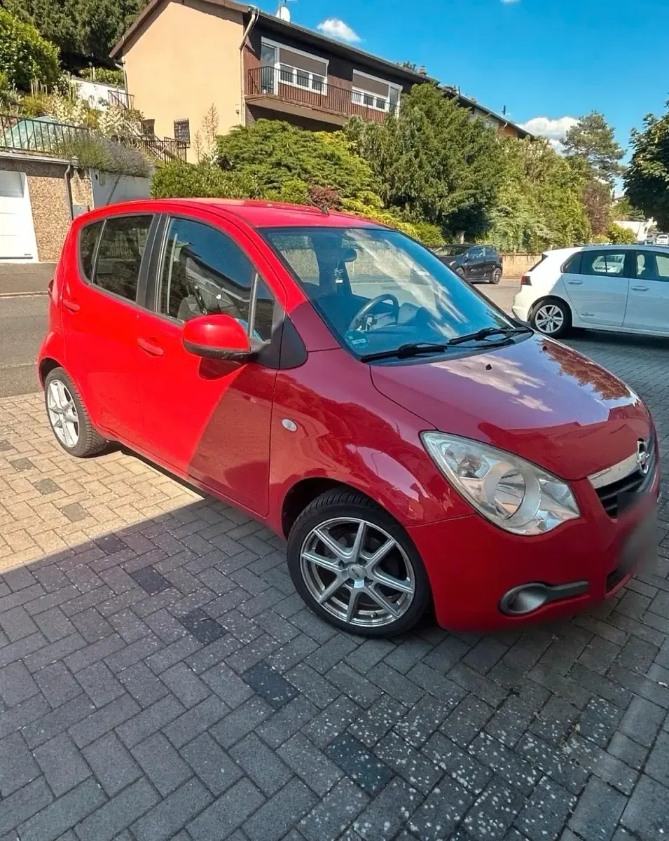 Gebraucht Opel Agila 86 PS (63 kW) 2009 Rot Kleinwagen