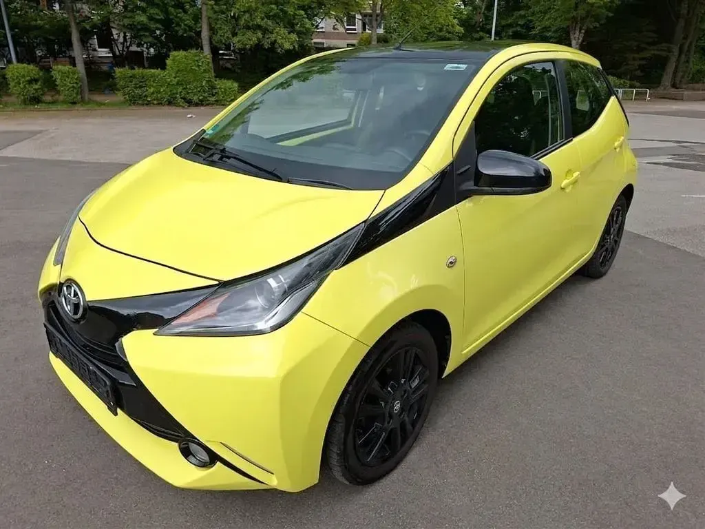 Gebraucht Toyota Aygo 69 PS (50 kW) 2016 Gelb Kleinwagen