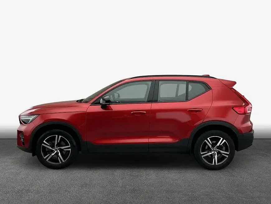 Gebraucht Volvo XC40 Plus 197 PS (144 kW) 2023 Fusion red metallic SUV