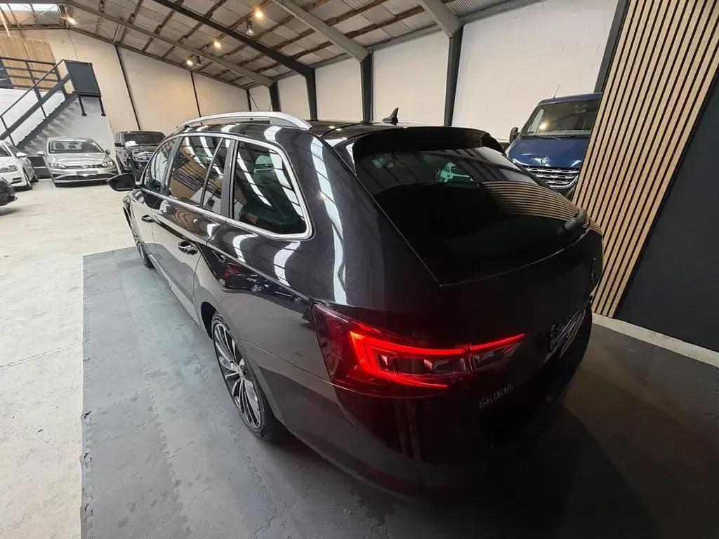 Gebraucht Skoda Superb Style 190 PS (139 kW) 2016 Schwarz Kombi