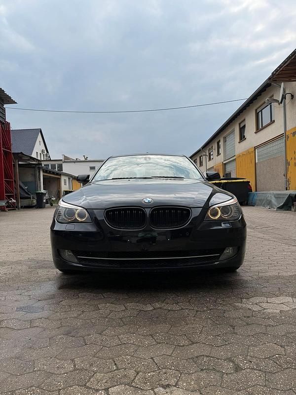 Second-hand BMW 525 218 CP (160 kW) 2007 Negru Berlinǎ
