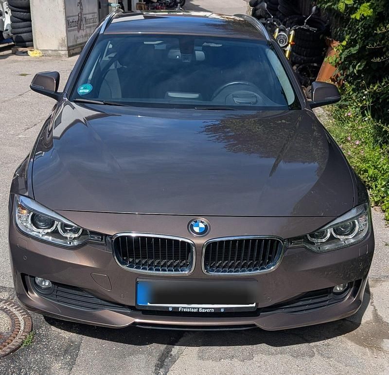 Braun Gebraucht 2015 BMW 316 Kombi | 11.400 € (Fairer Preis) - Bild 1/4