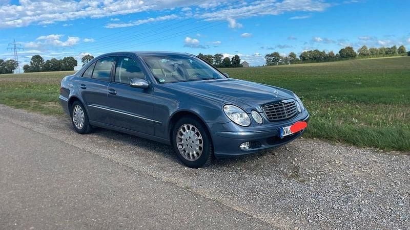 Gebraucht Mercedes E240 Elegance 177 PS (130 kW) 2002 Blau Limousine
