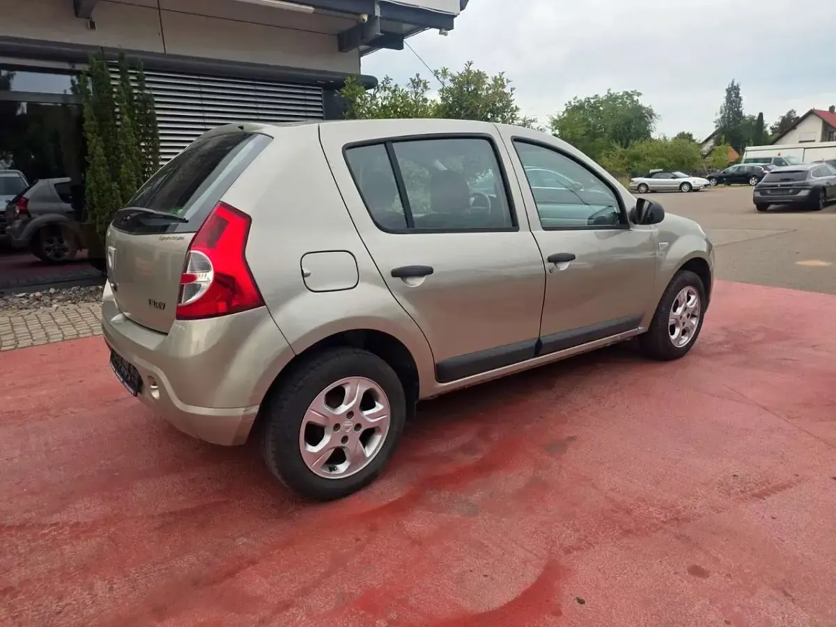 Gebraucht Dacia Sandero Ambiance 75 PS (55 kW) 2009 Beige Limousine