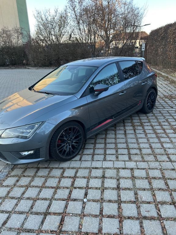 Grau Gebraucht 2013 Seat Leon FR Limousine | 7.000 € (Guter Preis) - Bild 1/4