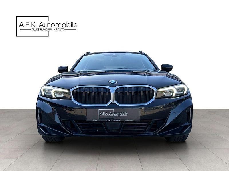 Gebraucht BMW 320 Shadowline 190 PS (139 kW) 2023 Black sapphire metallic Kombi
