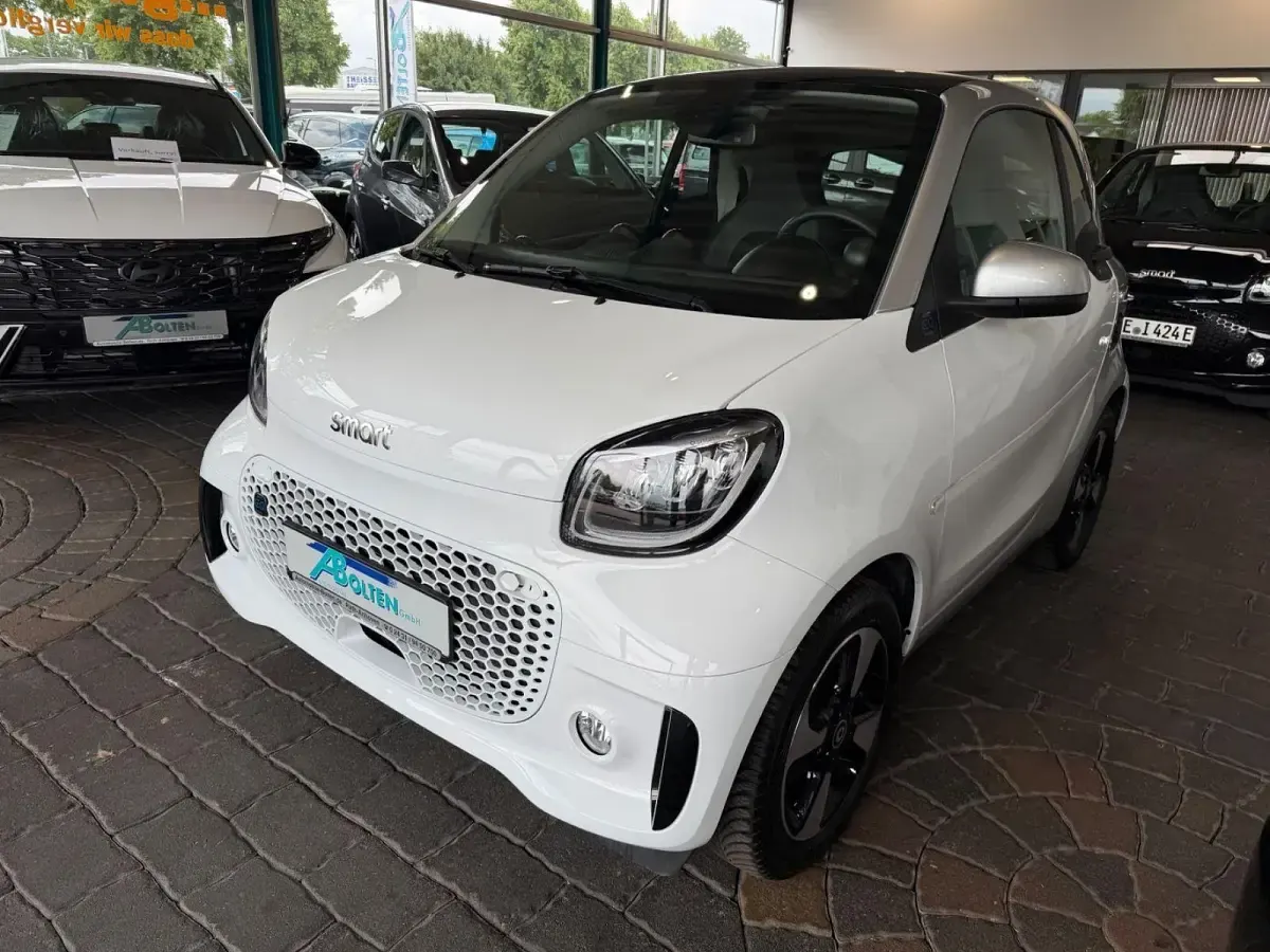 Gebraucht Smart ForTwo Coupé Exclusive 60 kW (82 PS) 2024 Silber Kleinwagen