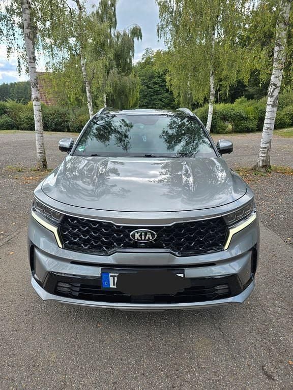 Grau Gebraucht 2020 Kia Sorento Platinum SUV | 33.799 € (Guter Preis) - Bild 1/4