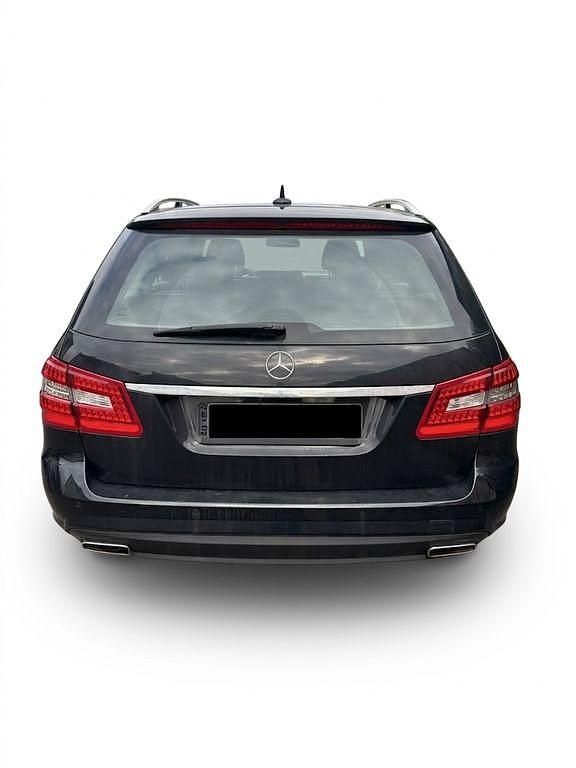 Gebraucht Mercedes E250 Avantgarde 204 PS (150 kW) 2012 Schwarz Limousine