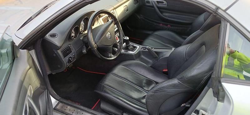 Gebraucht Mercedes SLK230 197 PS (144 kW) 2003 Silber Cabrio