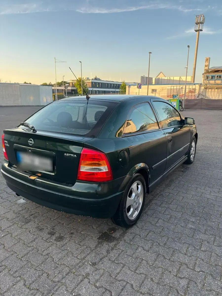 Gebraucht Opel Astra Edition 101 PS (74 kW) 2000 Grün Coupé