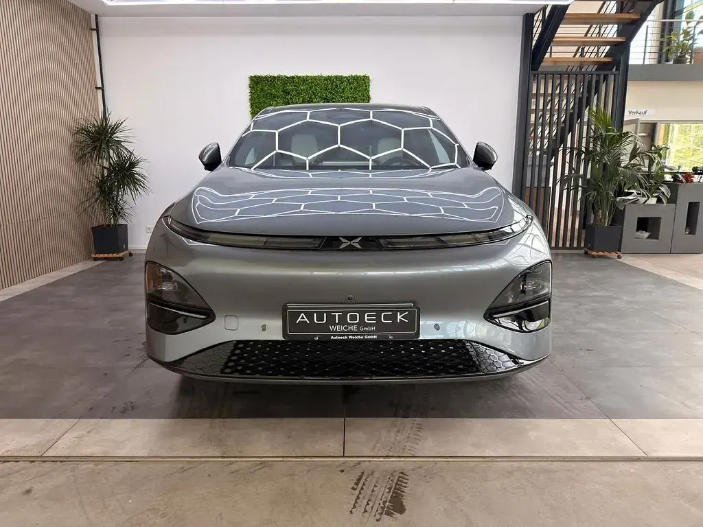 Neu XPENG G6 189 kW (258 PS) 2026 Silber SUV