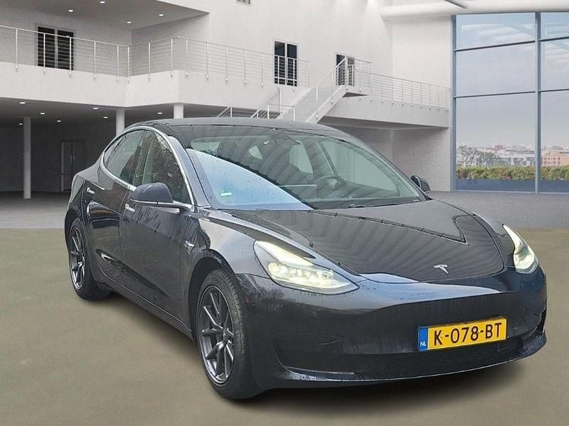 Usado Tesla Model 3 Standard Range 225 kW (306 CV) 2020 Negro Berlina
