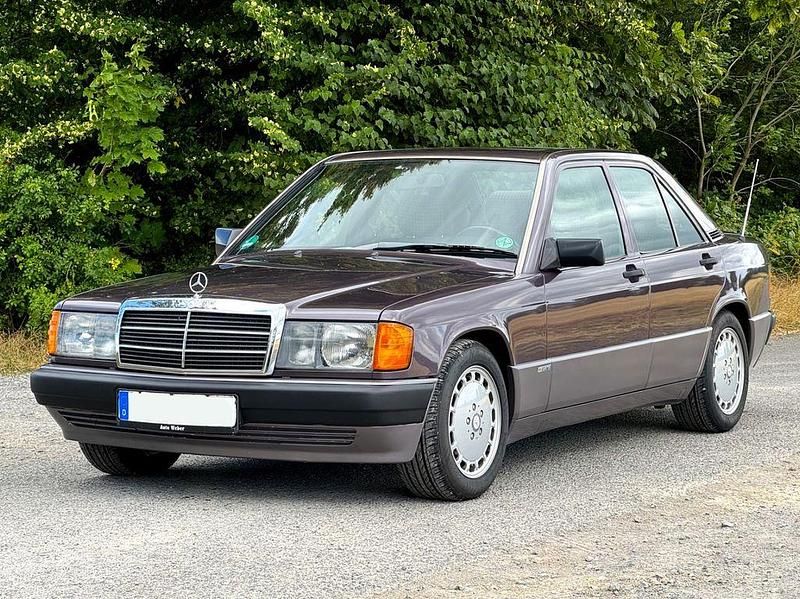 Violet Gebraucht 1990 Mercedes 190 Sportline Limousine | 11.900 € - Bild 1/4
