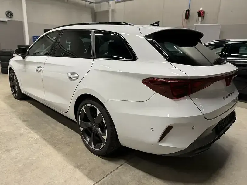 Używany Cupra Leon 150 KM (110 kW) 2025 Biały Kombi