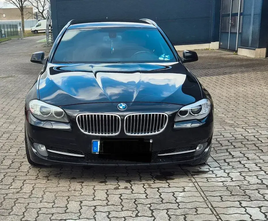 Gebraucht BMW 520 Performance 184 PS (135 kW) 2011 Schwarz Kombi