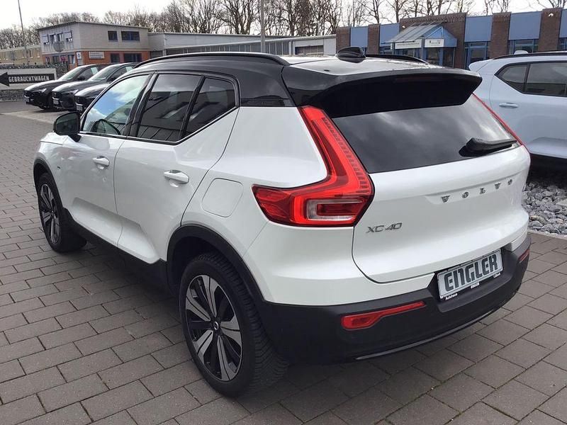 Gebraucht Volvo XC40 Plus 169 kW (231 PS) 2023 Crystal white SUV