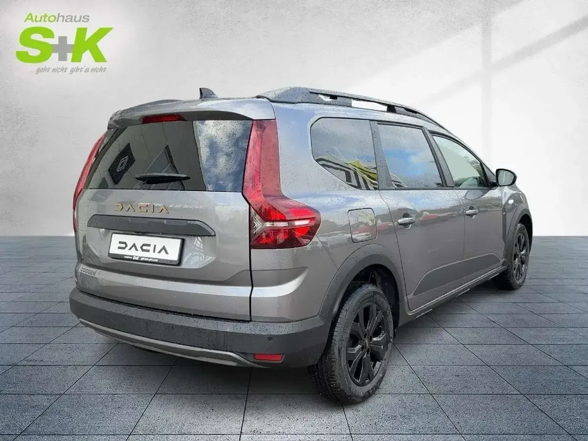 Gebraucht Dacia Jogger Extreme 91 PS (66 kW) 2025 Dolomitgrau metallic (grau) Van / Kleinbus