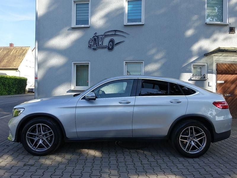 Silber Gebraucht 2017 Mercedes GLC250 AMG line Coupé | 29.680 € (Fairer Preis) - Bild 1/4