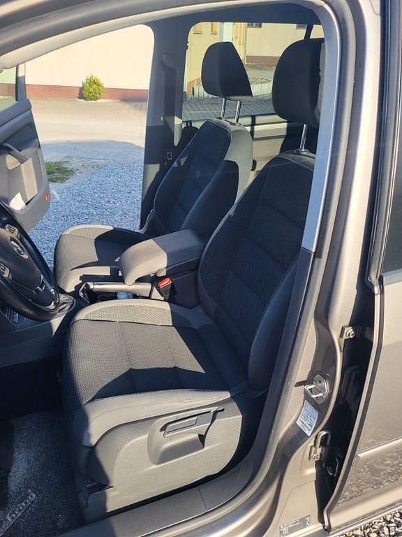 Gebraucht VW Touran Highline 105 PS (77 kW) 2011 Grau Van / Kleinbus