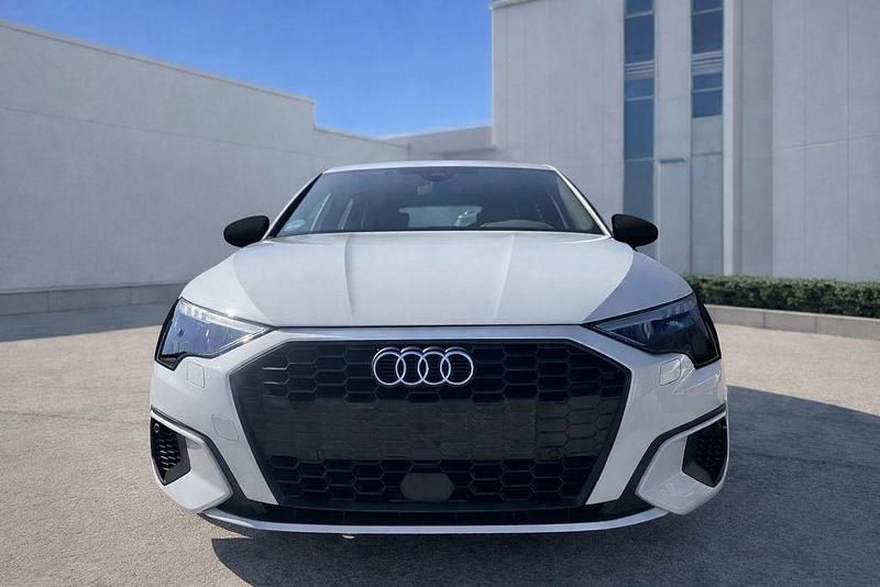 Gebraucht Audi A3 S-Line 150 PS (110 kW) 2023 Weiß Limousine