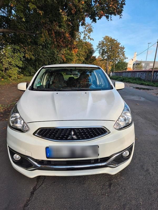 Weiß Gebraucht 2019 Mitsubishi Space Star Kleinwagen | 6.990 € (Fairer Preis) - Bild 1/4
