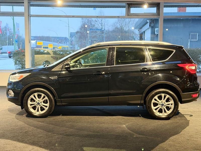 Gebraucht Ford Kuga Titanium 150 PS (110 kW) 2017 Schwarz SUV