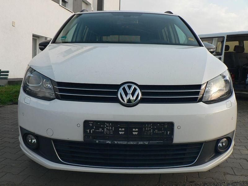 Gebraucht VW Touran Match 140 PS (102 kW) 2013 Weiß Van / Kleinbus