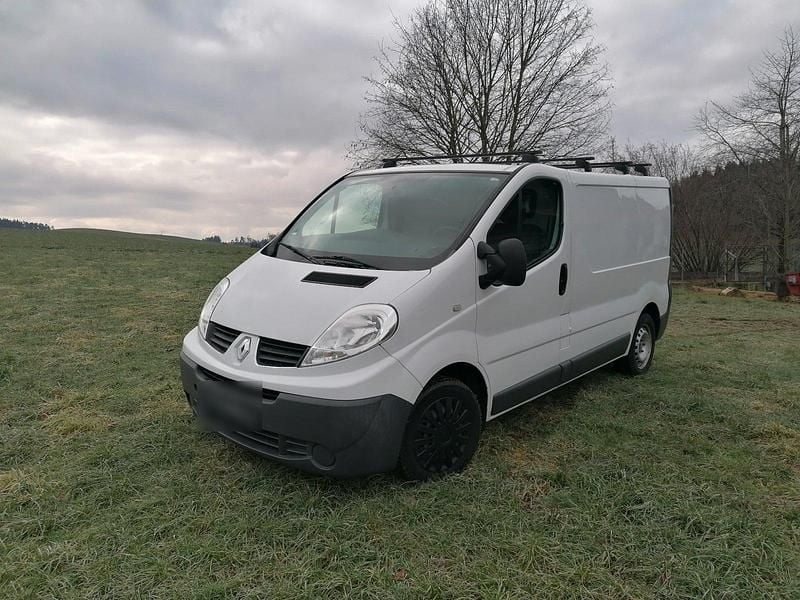 Weiß Gebraucht 2010 Renault Trafic Van / Kleinbus | 4.800 € (Fairer Preis) - Bild 1/4