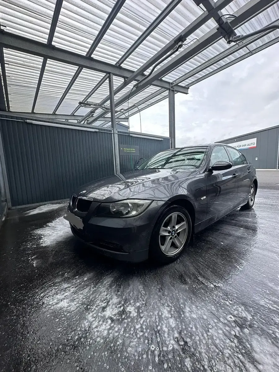 Gebraucht BMW 320 150 PS (110 kW) 2007 Grau Limousine