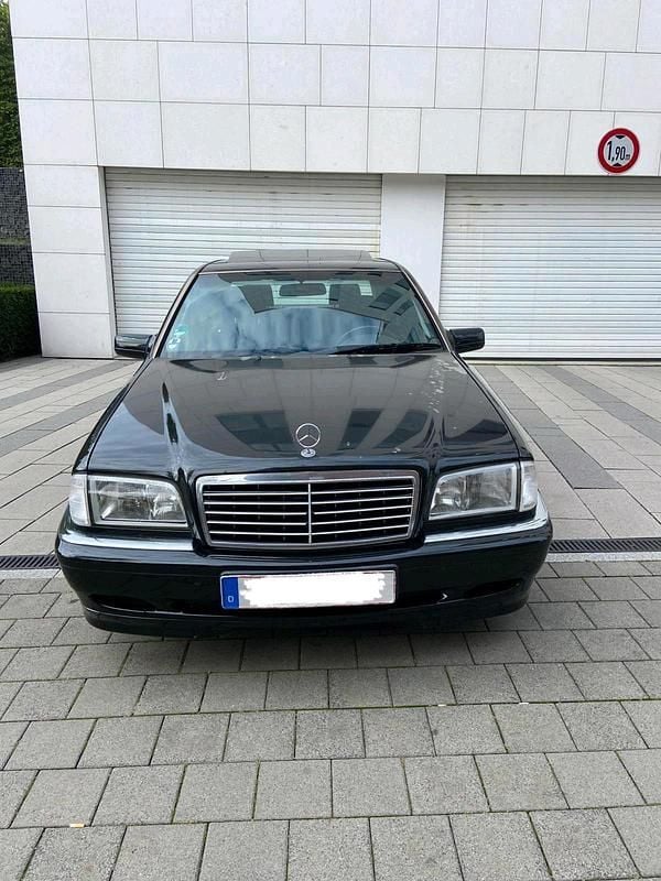 Schwarz Gebraucht 1997 Mercedes C180 Elegance Limousine | 2.700 € (Guter Preis) - Bild 1/4