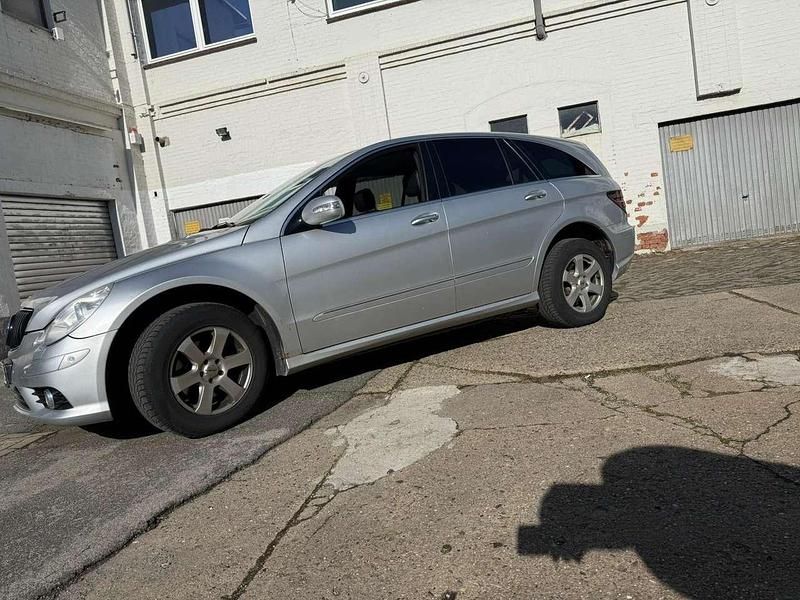 Gebraucht Mercedes R280 190 PS (139 kW) 2009 Silber Van / Kleinbus