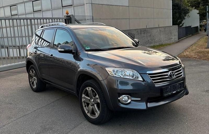Grau Gebraucht 2010 Toyota RAV4 Executive SUV | 9.600 € (Fairer Preis) - Bild 1/4