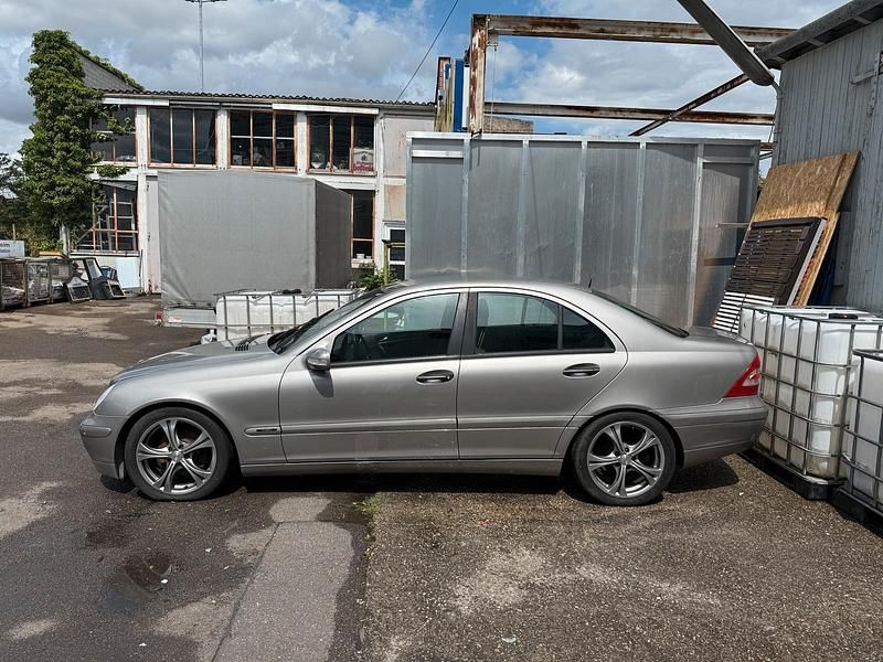 Gebraucht 2003 Mercedes C180 Limousine | 1.399 € (Guter Preis) - Bild 1/4