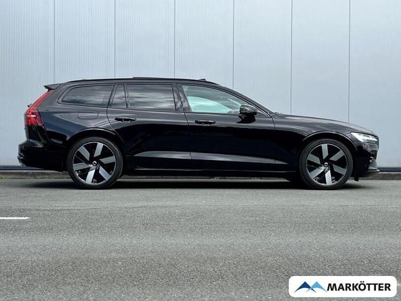 Gebraucht Volvo V60 Ultimate 197 PS (144 kW) 2023 Schwarz Kombi