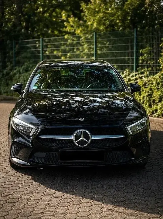 Gebraucht Mercedes A200 150 PS (110 kW) 2019 Schwarz Limousine