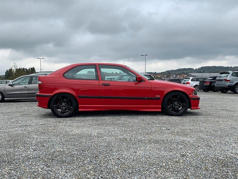 Gebraucht BMW 323 M Sport 170 PS (125 kW) 1998 Rot Coupé