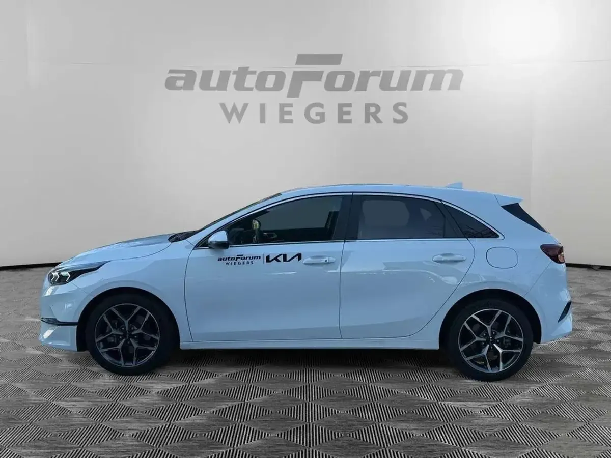 Ny Kia Ceed 101 HK (74 kW) 2025 Hvid Hatchback