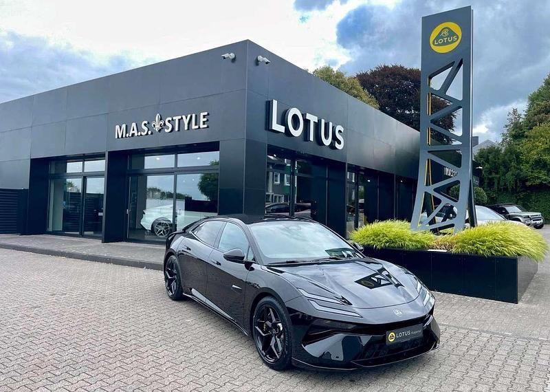 Stellar black Neu 2025 Lotus Emeya Kleinwagen | 109.500 € (Guter Preis) - Bild 1/4