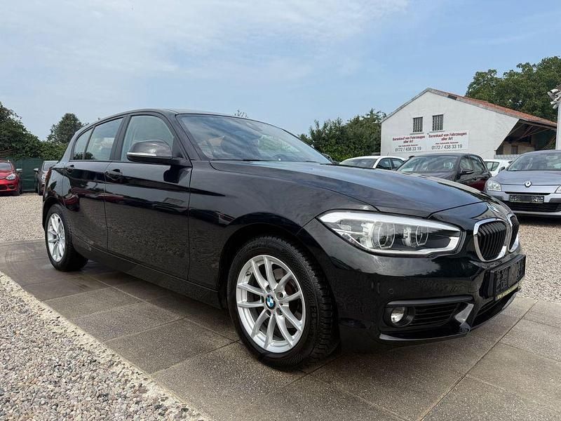 Saphirschwarz Gebraucht 2019 BMW 118 Advantage Kleinwagen | 17.499 € (Guter Preis) - Bild 1/4