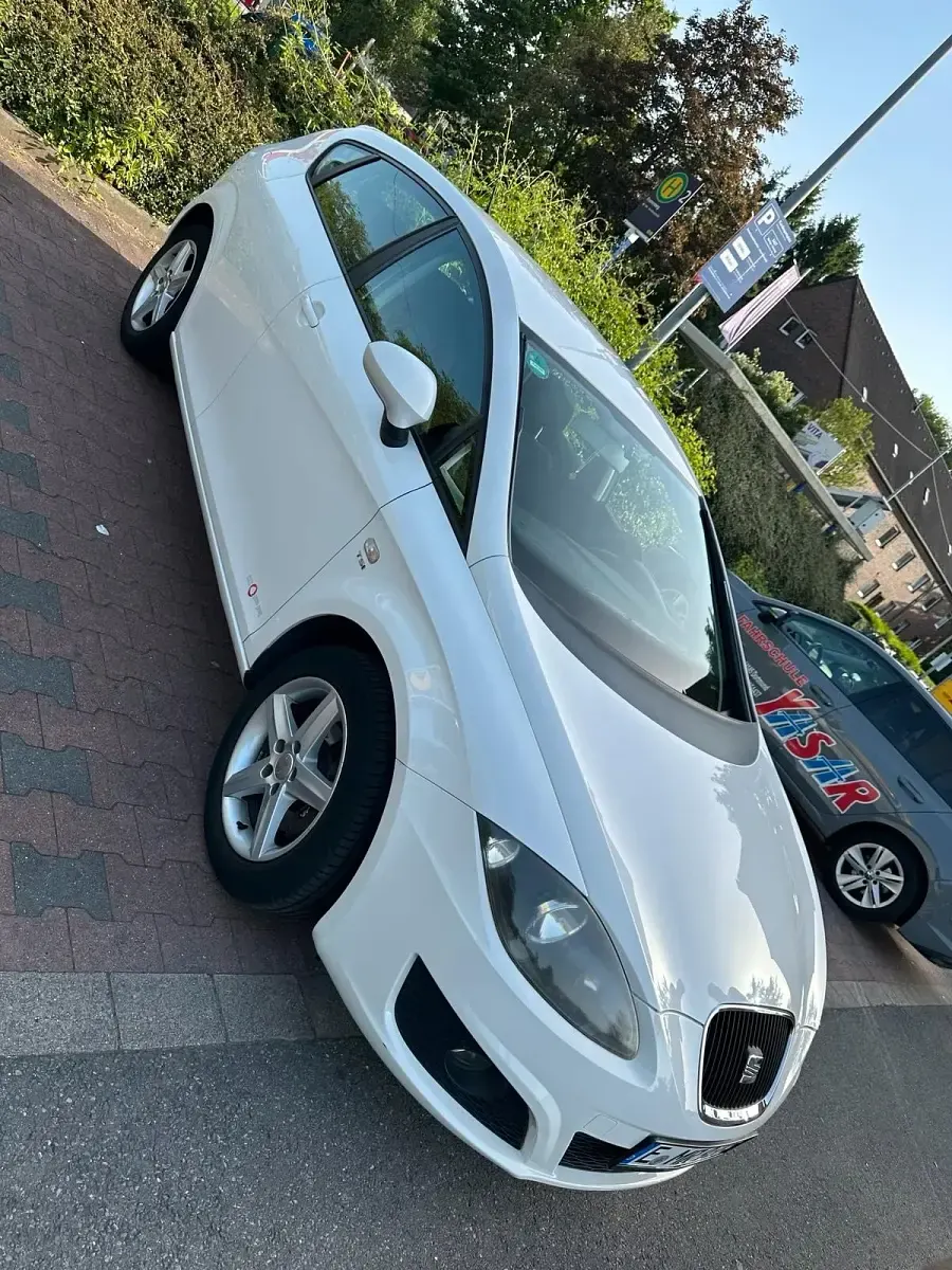 Gebraucht Seat Leon 105 PS (77 kW) 2012 Weiß Limousine
