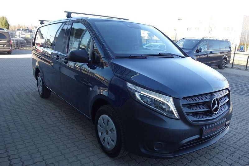 Gebraucht Mercedes Vito 163 PS (119 kW) 2017 Blau Van