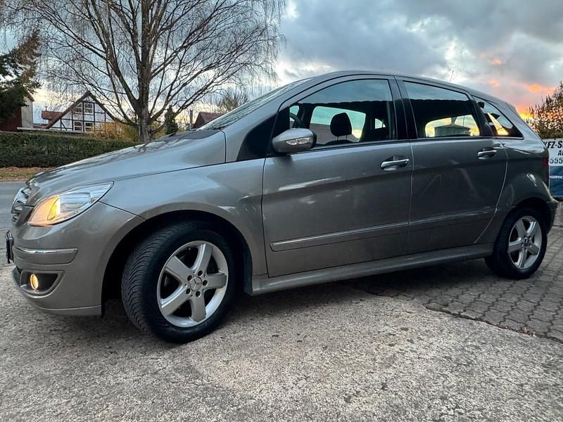 Gebraucht Mercedes B180 109 PS (80 kW) 2008 Grau Van / Kleinbus