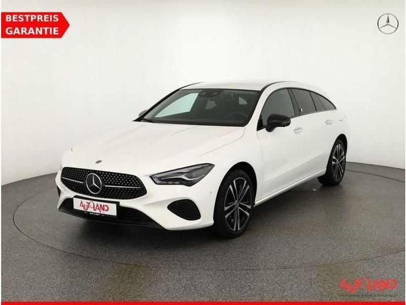 Weiß Gebraucht 2023 Mercedes CLA250 Shooting Brake Kombi | 32.990 € - Bild 1/4