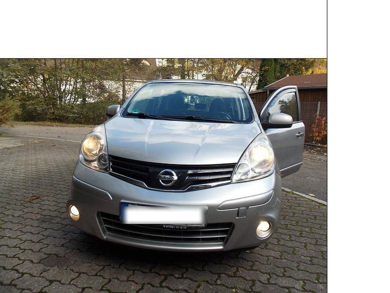 Silber Gebraucht 2011 Nissan Note Acenta Limousine | 3.899 € (Fairer Preis) - Bild 1/4